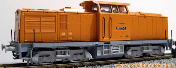 Orange DR 111 107-9 von Brawa als Sondermodell