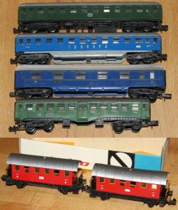 sechs Personenwagen aus den 60er/70er Jahren