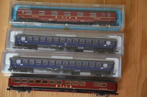 mehrere Reisezugwagen