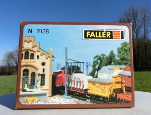 Faller N 2138, Bausatz Rohrblasgerüst, Wasserkran, Lademaß, in OVP.