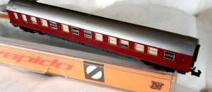Schlafwagen der DSG, 1./2. Klasse, Gattung WLABüm, 4-achsig, rot 