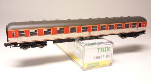 Minitrix 15837-03 DC-Zug Wagen 1e/2e Kl. in "POP-Farben" Orange
