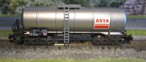 Fleischmann Kesselwagen, 4-achsig, „AVIA“  silber grau 8487 K