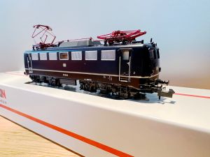 Hobbytrain H2830 BR 110 143-5