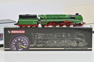 Arnold HN2428 - Dampflok BR 02 0201-0 (18 201) der DR mit Öltender Epoche 4 mit DSS NEM651 mit OVP