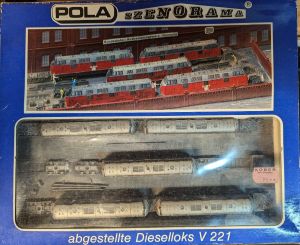 Spur N - POLA 306-Szenorama-abgestellte Dieselloks 221-ungebaut